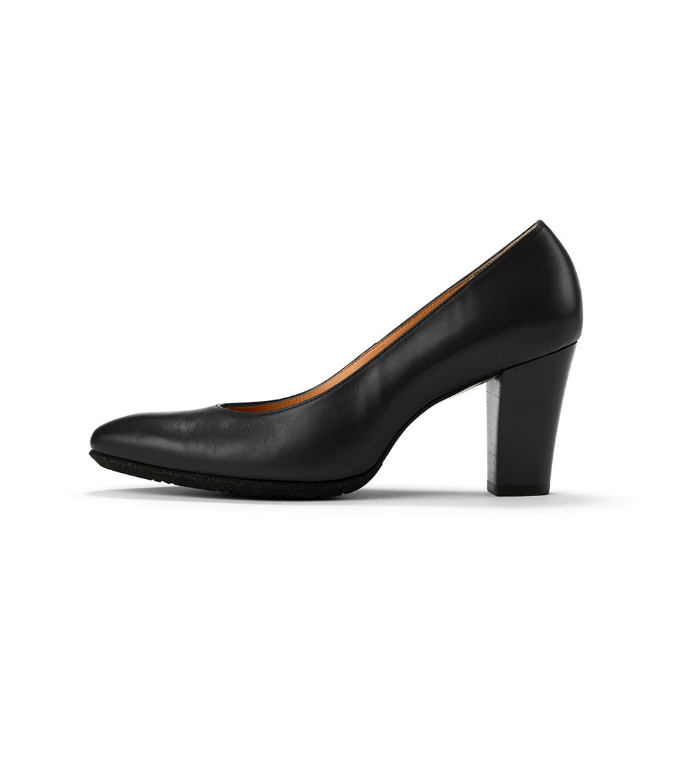 i/288 Basic Pumps|7.5cm太ヒール × ソフトポインテッド × シープブラック - メインビジュアル