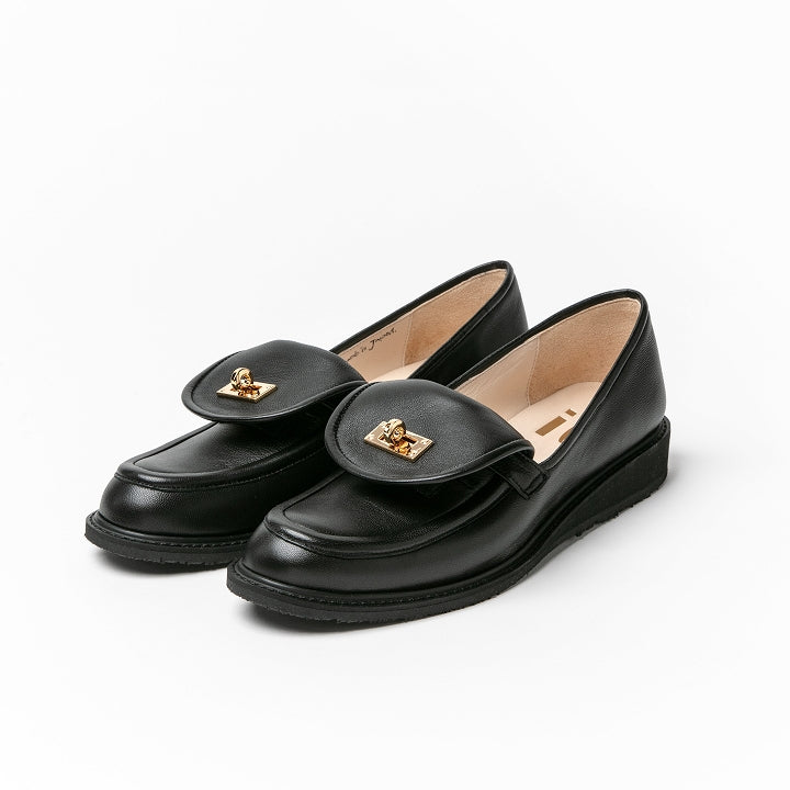 バックル付きローファー