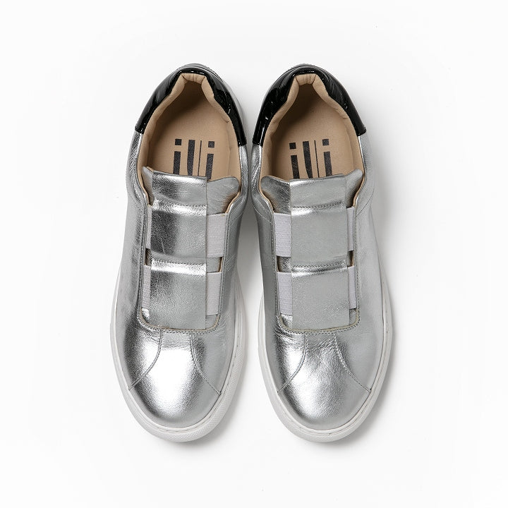 エラスティックスニーカー