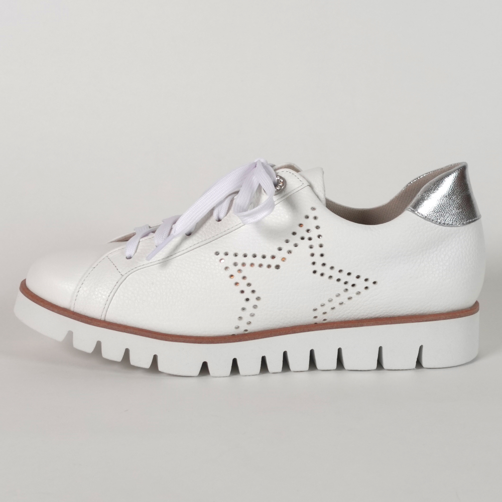 側邊星星打孔皮革運動鞋