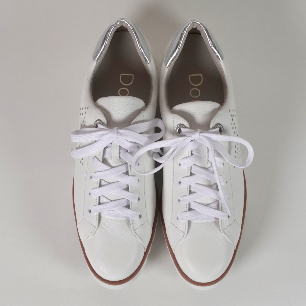 側邊星星打孔皮革運動鞋