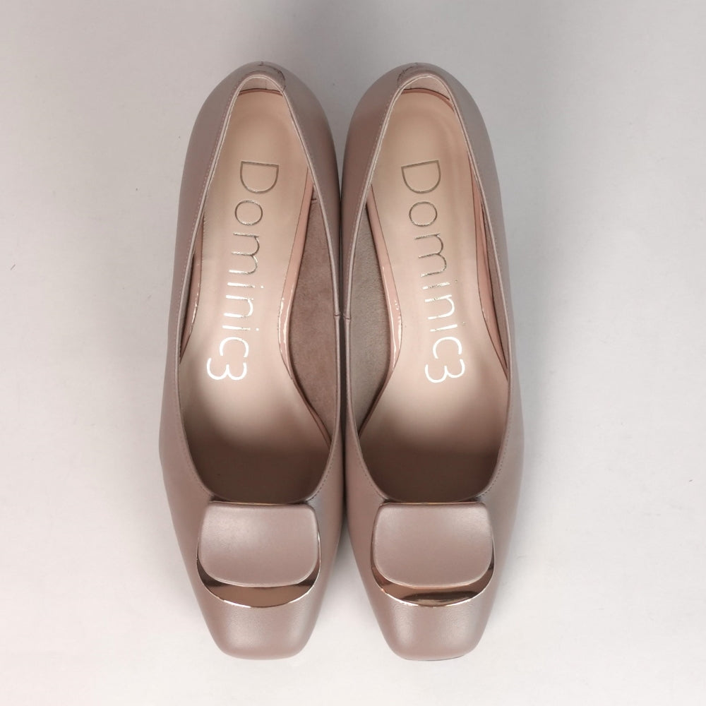 雙重裝飾高跟鞋