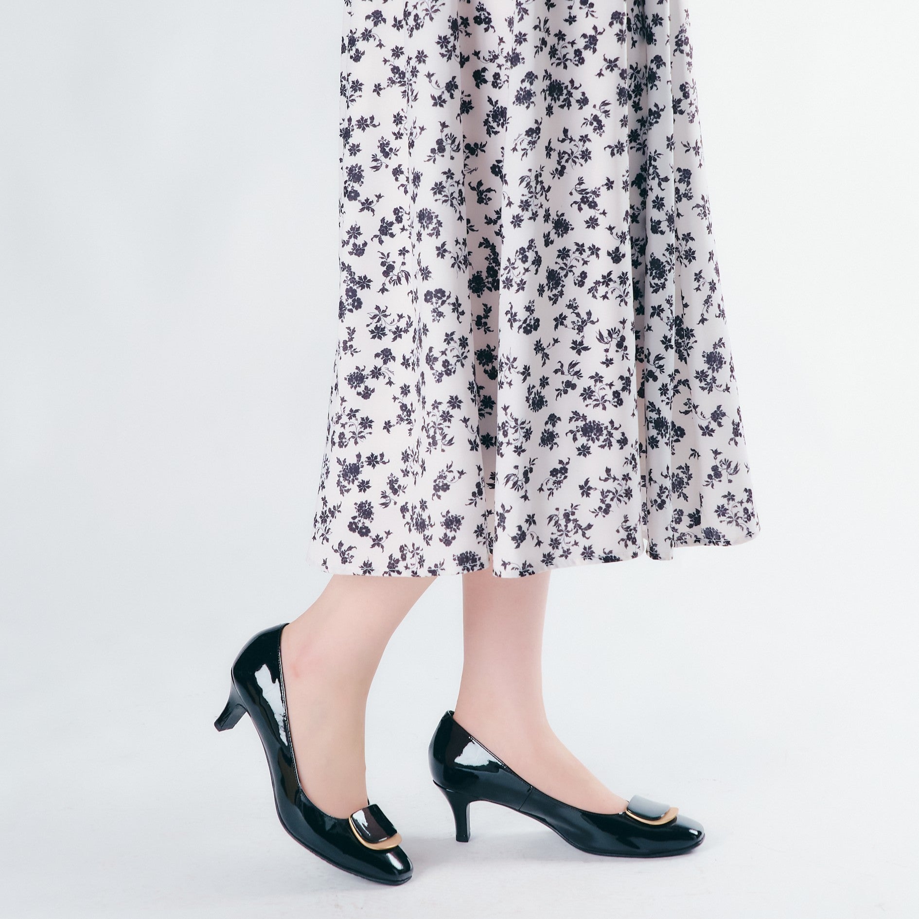 雙重裝飾高跟鞋