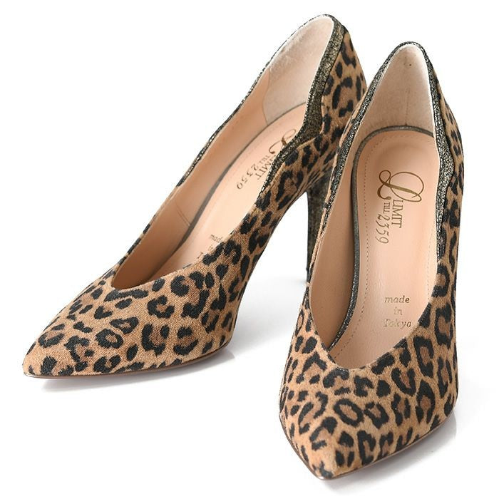 Vカットデザインエナメルパンプス