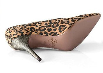 Vカットデザインエナメルパンプス