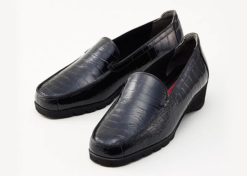 樂福鞋壓紋漆皮