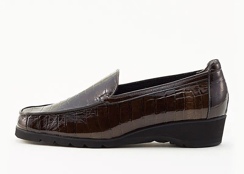 樂福鞋壓紋漆皮