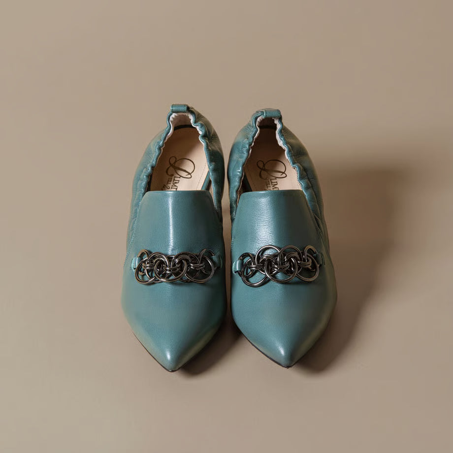 チェーンデザインシャーリングパンプス