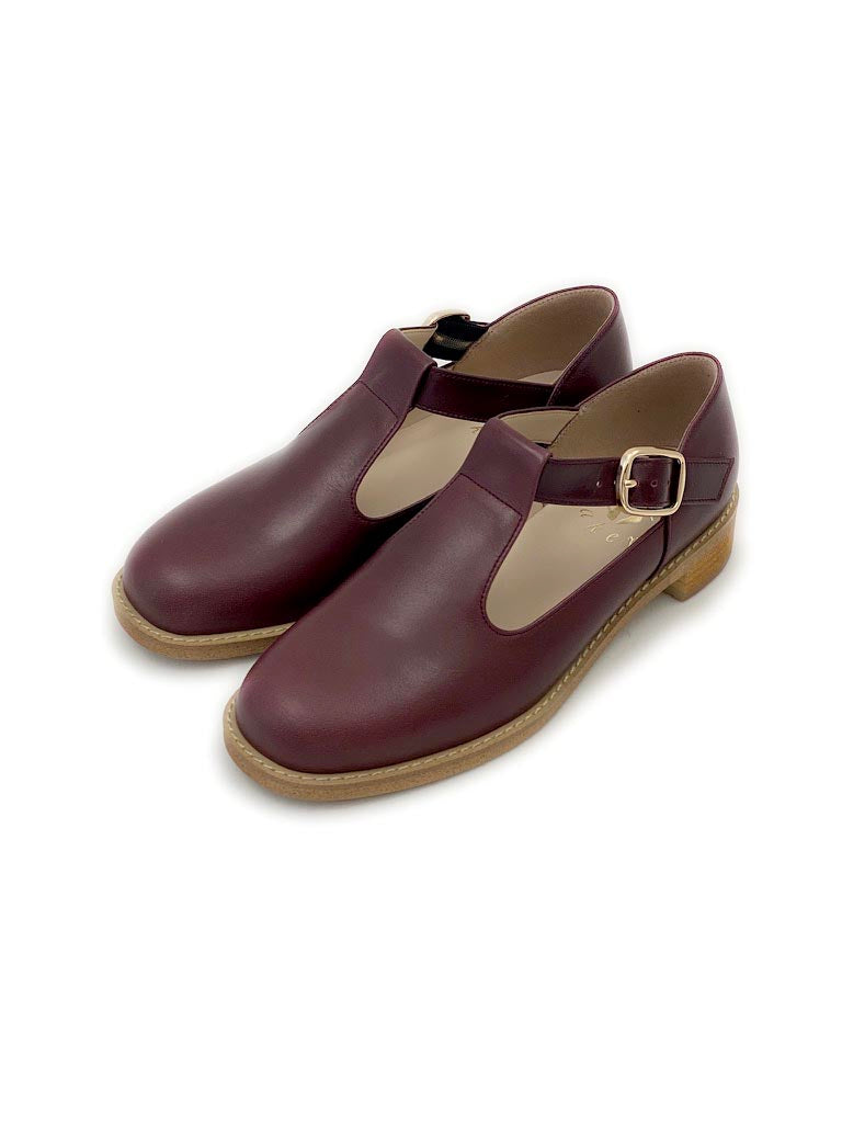 Tストラップシューズ