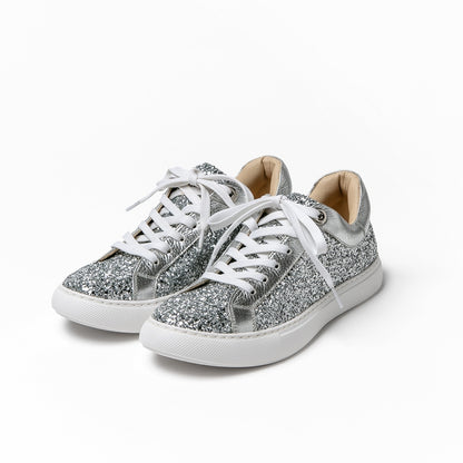 レースアップスニーカー