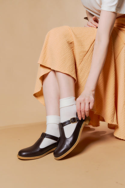 Tストラップシューズ