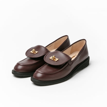 バックル付きローファー