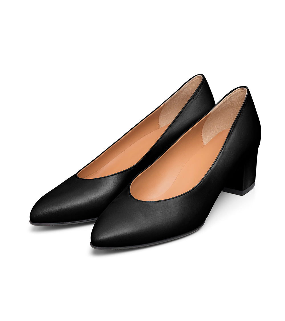 i/288 Plain Collection｜4.5cm太ヒール × ポインテッドVカット × シープブラック - サイドビュー
