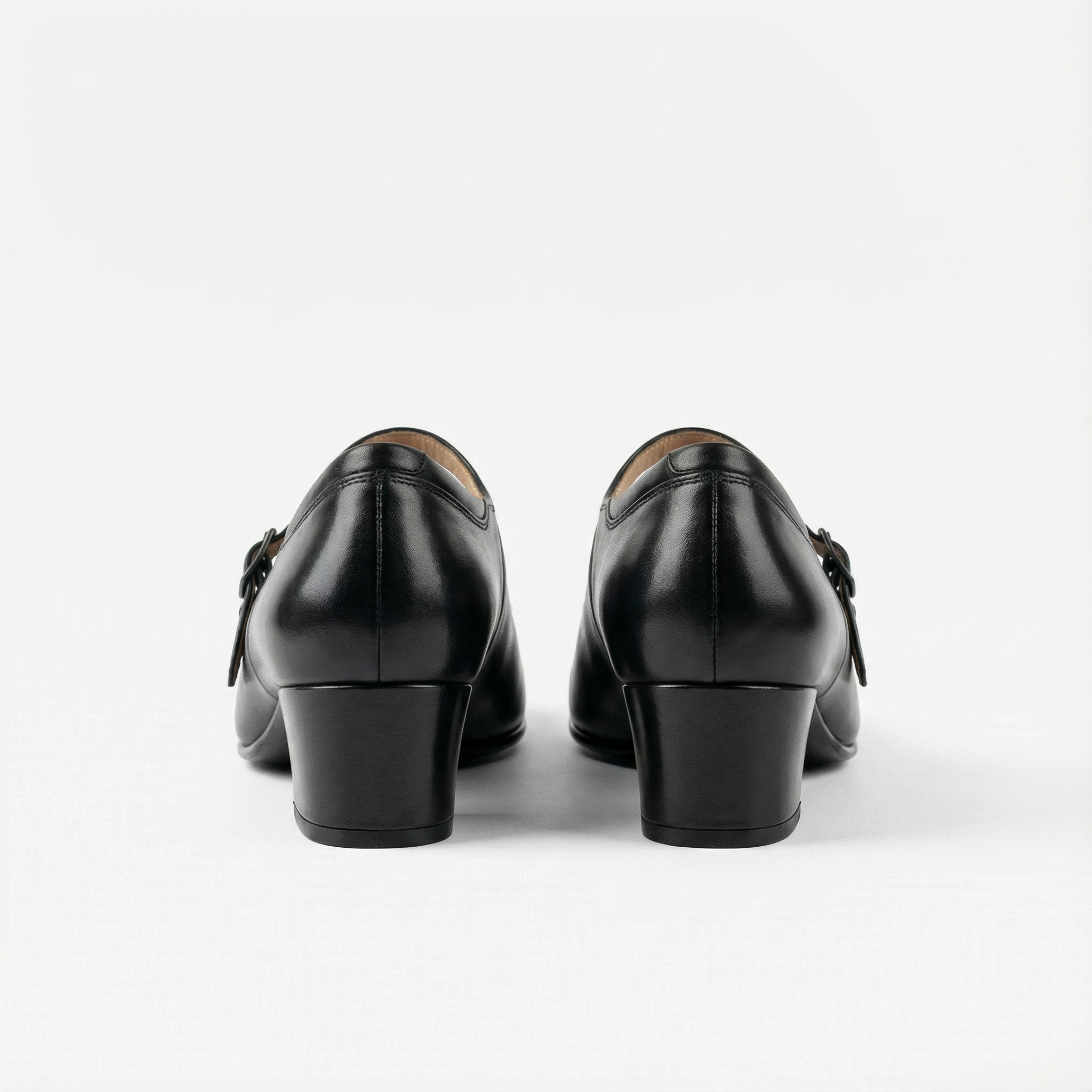 カットワーク ダブルバックルパンプス