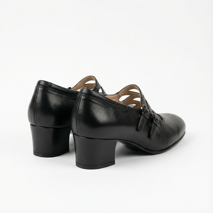 カットワーク ダブルバックルパンプス