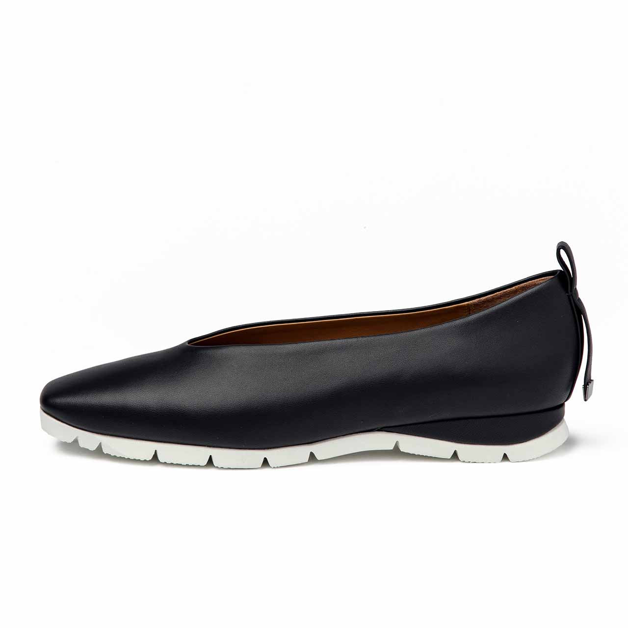 スポーティーフラットパンプス／ブラック