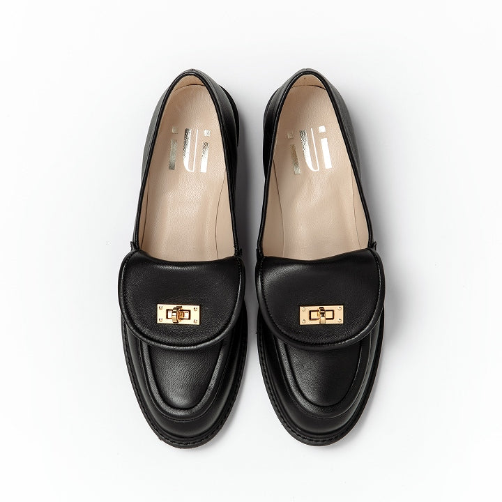 バックル付きローファー