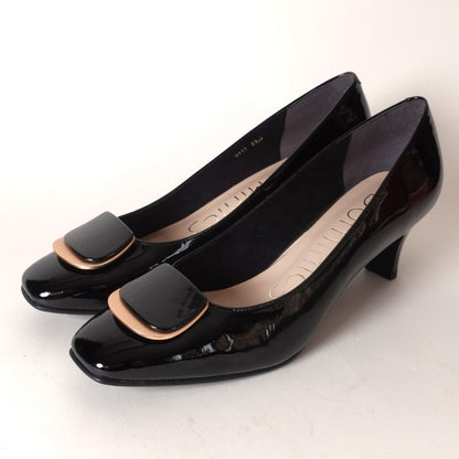 雙重裝飾高跟鞋