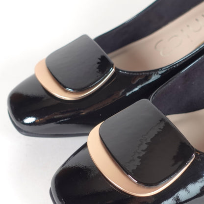 雙重裝飾高跟鞋