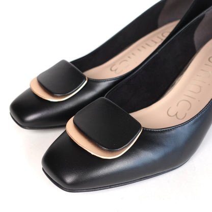 雙重裝飾高跟鞋