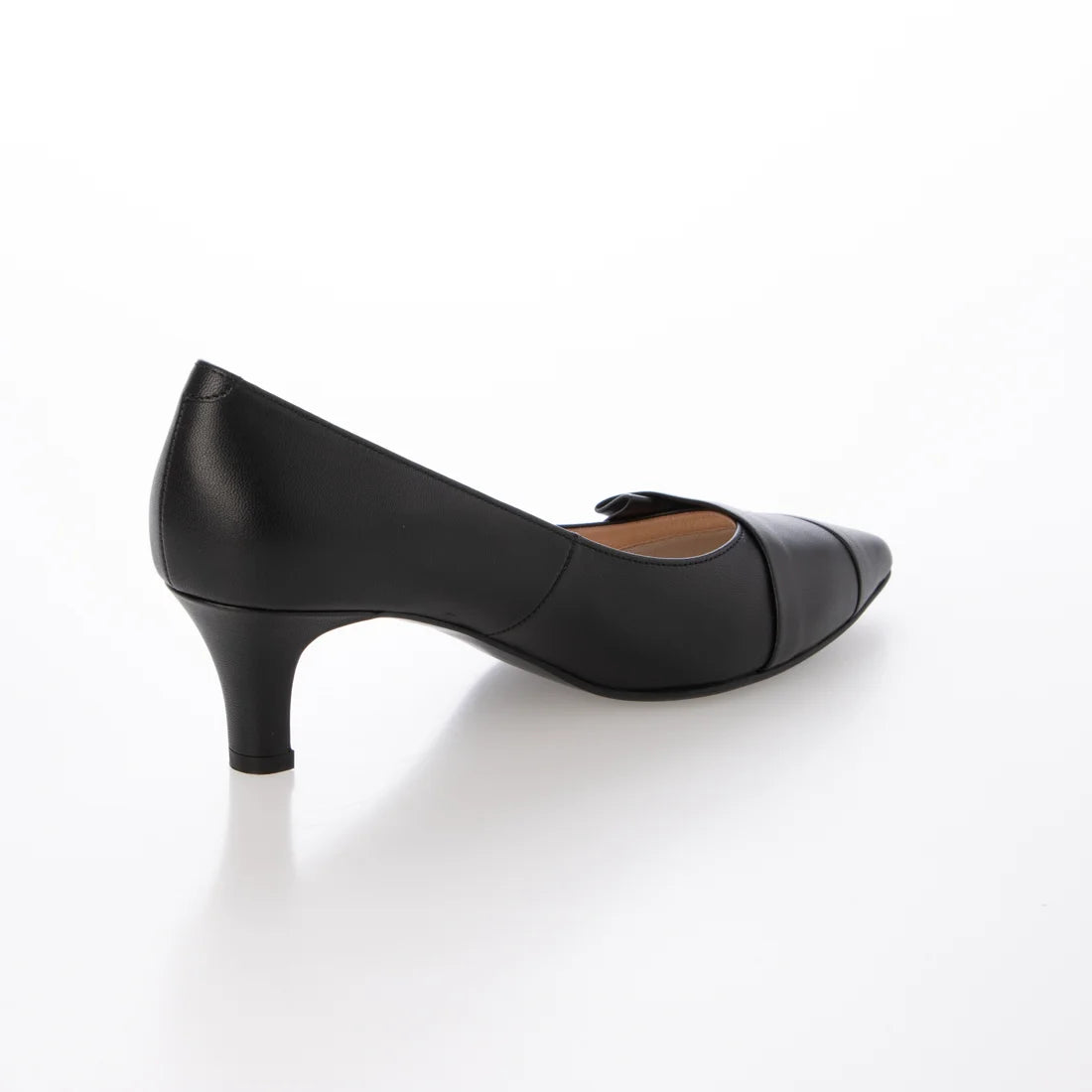 プリーツモチーフポインテッドパンプス