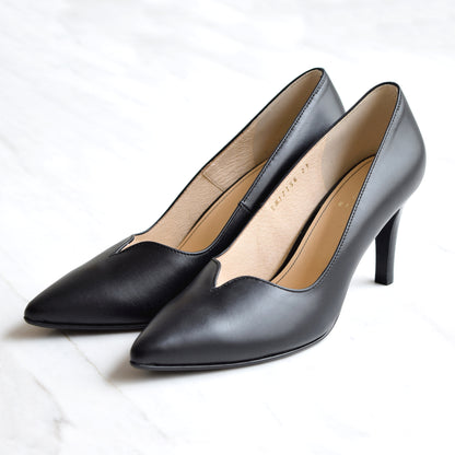 EIZO Vカットパンプス