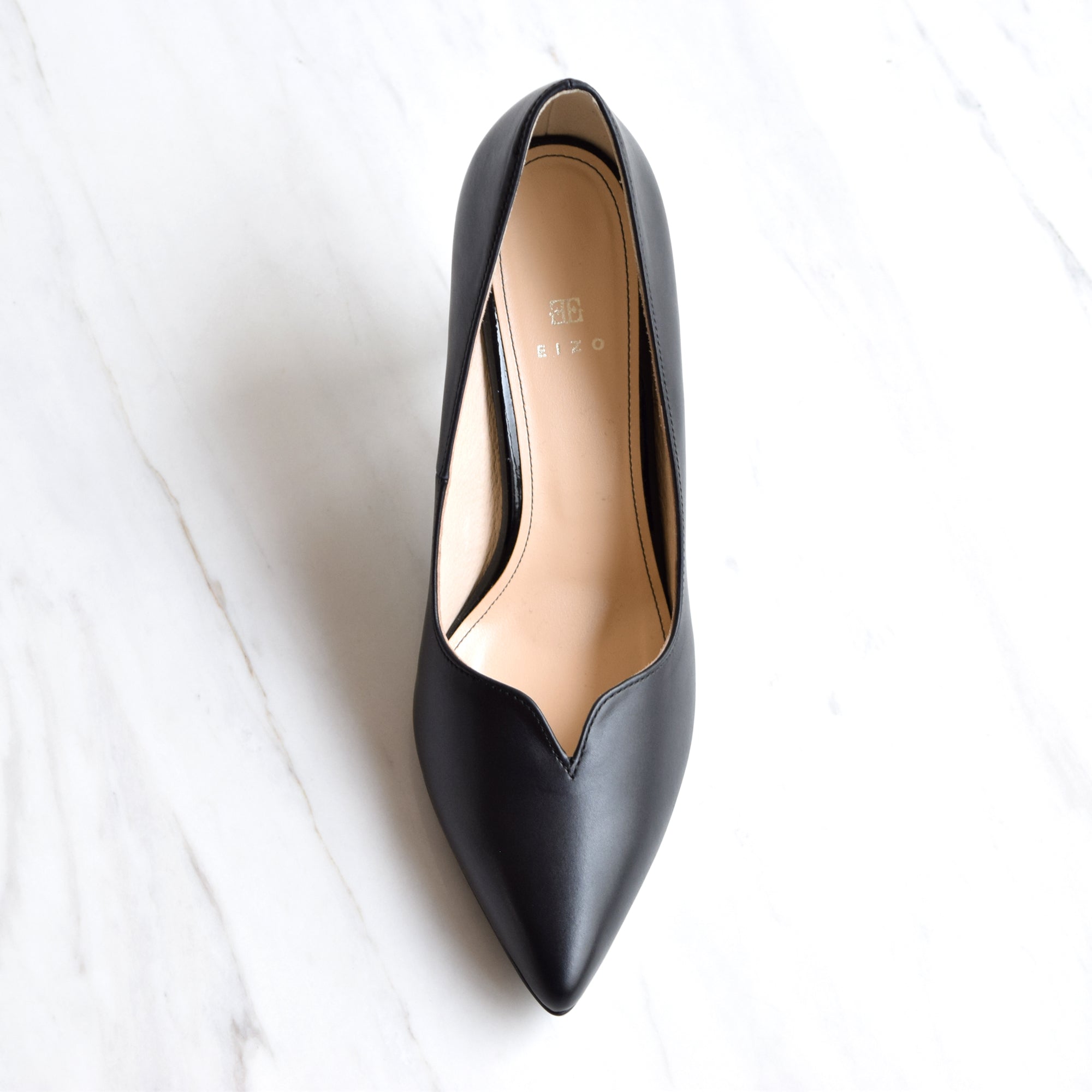 EIZO Vカットパンプス