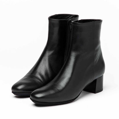 ショートブーツローヒール／ブラック