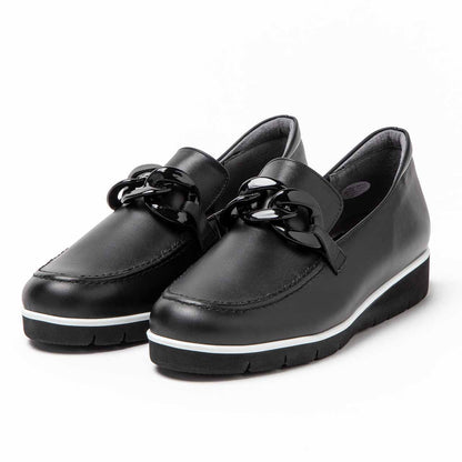 チェーンオーナメントローファー／ブラック