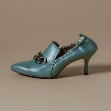 チェーンデザインシャーリングパンプス