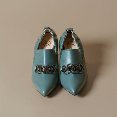 チェーンデザインシャーリングパンプス