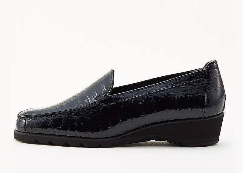 樂福鞋壓紋漆皮