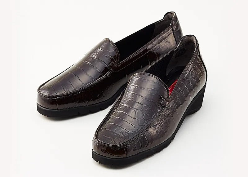 樂福鞋壓紋漆皮