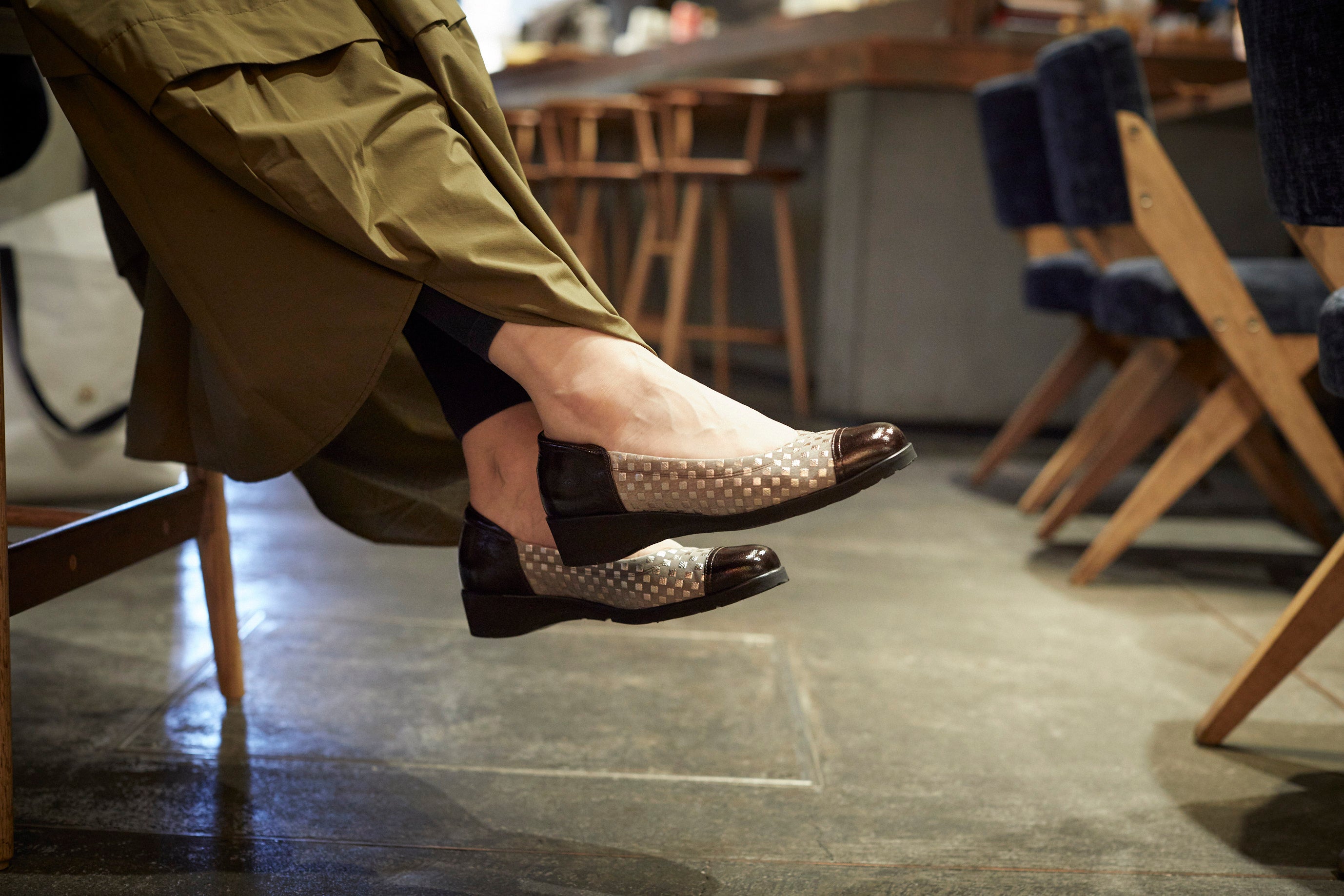 バレーシューズプリントレザー