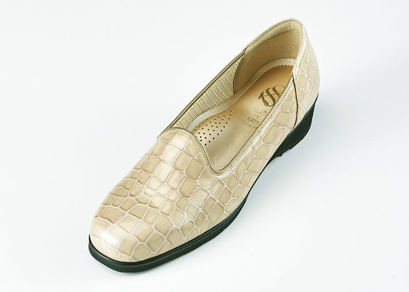 舒適鞋壓紋漆皮