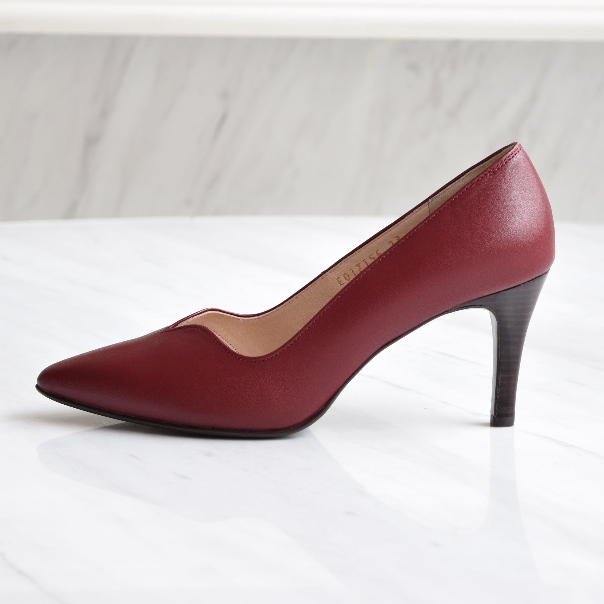 EIZO Vカットパンプス