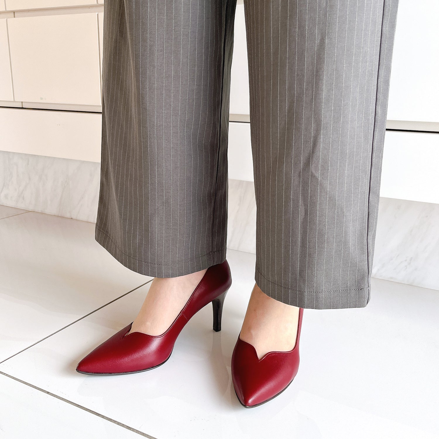 EIZO Vカットパンプス