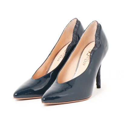 Ｖカットデザインエナメルパンプス - LIMIT TILL 2359 | formee.