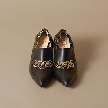 チェーンデザインシャーリングパンプス