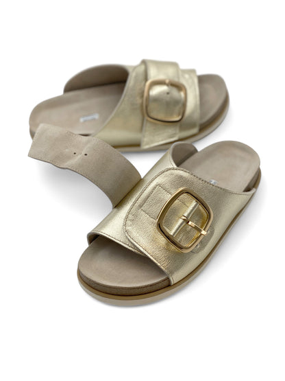 フットベットサンダル