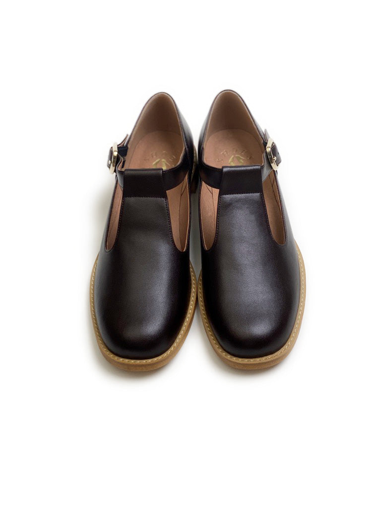 Tストラップシューズ